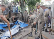 Teguran Tak Digubris, PKL Kuasai Trotoar dan Badan Jalan di Padang Ditertibkan Satpol PP