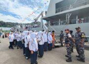Seru! Ratusan Pelajar Padang Serbu KRI Teluk Kendari di Teluk Bayur