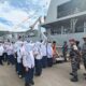 Seru! Ratusan Pelajar Padang Serbu KRI Teluk Kendari di Teluk Bayur