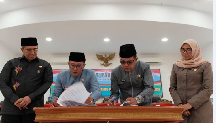 DPRD dan Pemkab Tanah Datar Sepakati Perubahan KUA-PPAS APBD 2026