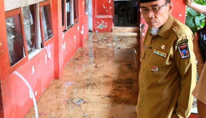 Pasca Banjir Padang, 92 Sekolah Diliburkan Sementara Akibat Rendaman Lumpur