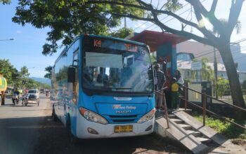 Open Ship Kapal Teluk Kendari Naik Trans Padang, Bus Masuk Pelabuhan