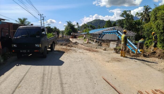 Jembatan Kampung Tanjung Kuranji Mulai Dibangun, Pemko Padang Kucurkan Rp8,8 Miliar dari APBD 2026
