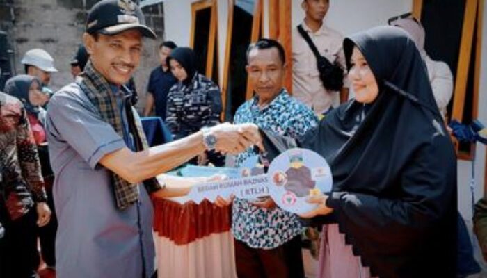 11 Rumah Tak Layak Huni di Solok Selatan Selesai Dibedah, Warga Sungai Pagu Terima Hunian Layak