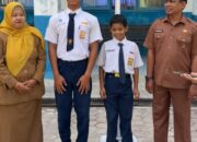 Aksi Heroik Saat Upacara HUT RI, Dua Siswa SMPN 3 Padang Terima Beasiswa