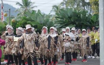 Heboh dan Kreatif! Gerak Jalan Antar Nagari se-Solok Selatan Meriahkan HUT ke-81 RI