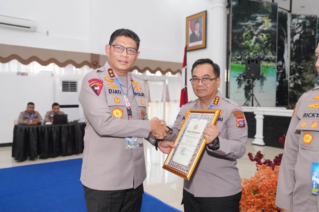 IKPA Sempurna 100, Kapolresta Padang Terima Penghargaan Kapolri