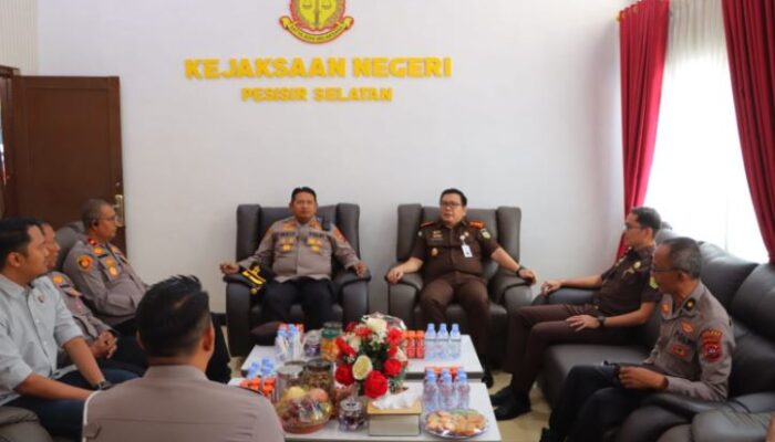 Mencair di Meja Kopi, Kapolres Pessel dan Kejari Sepakat Jaga Kamtibmas Pesisir Selatan