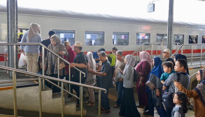 8.181 Warga Pilih Kereta Api Saat Maulid Nabi di Sumbar, Pariaman Ekspres Paling Diminati