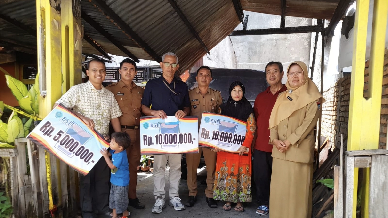 Koto Tangah Dihantam Puting Beliung dan Kebakaran, Pemko Padang Gerak Cepat Salurkan Bantuan!