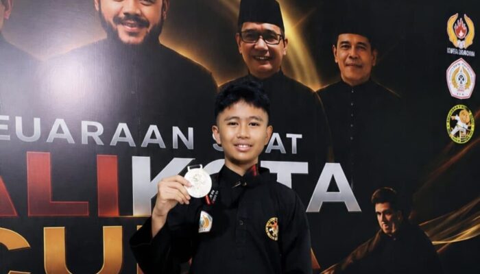 Borong Medali! 8 Pendekar Muda SMPN 2 Padang Sukses Taklukkan Kejuaraan Karate dan Silat