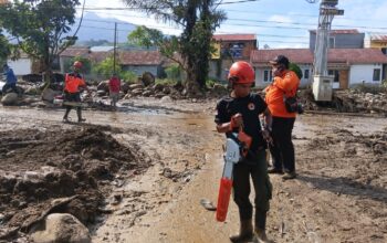 Bantu Korban Banjir Bandang Solok, Pemko Padang Kerahkan BPBD dan Relawan