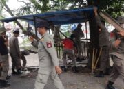 Biang Kemacetan, Puluhan Lapak PKL Liar di Depan FK Unand Ditertibkan Satpol PP