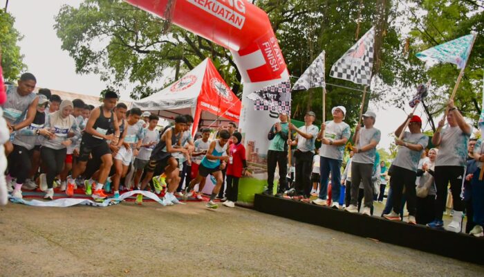 Semen Padang Fun Run 2026 Diikuti 1.000 Pelari, Taklukkan Rute Hijau hingga Puncak Padayo
