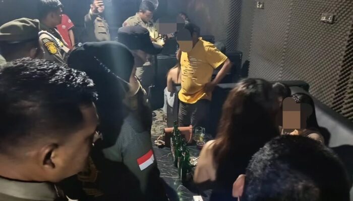 Satpol PP Padang Sisir Hiburan Malam hingga Subuh, 11 Perempuan Diamankan