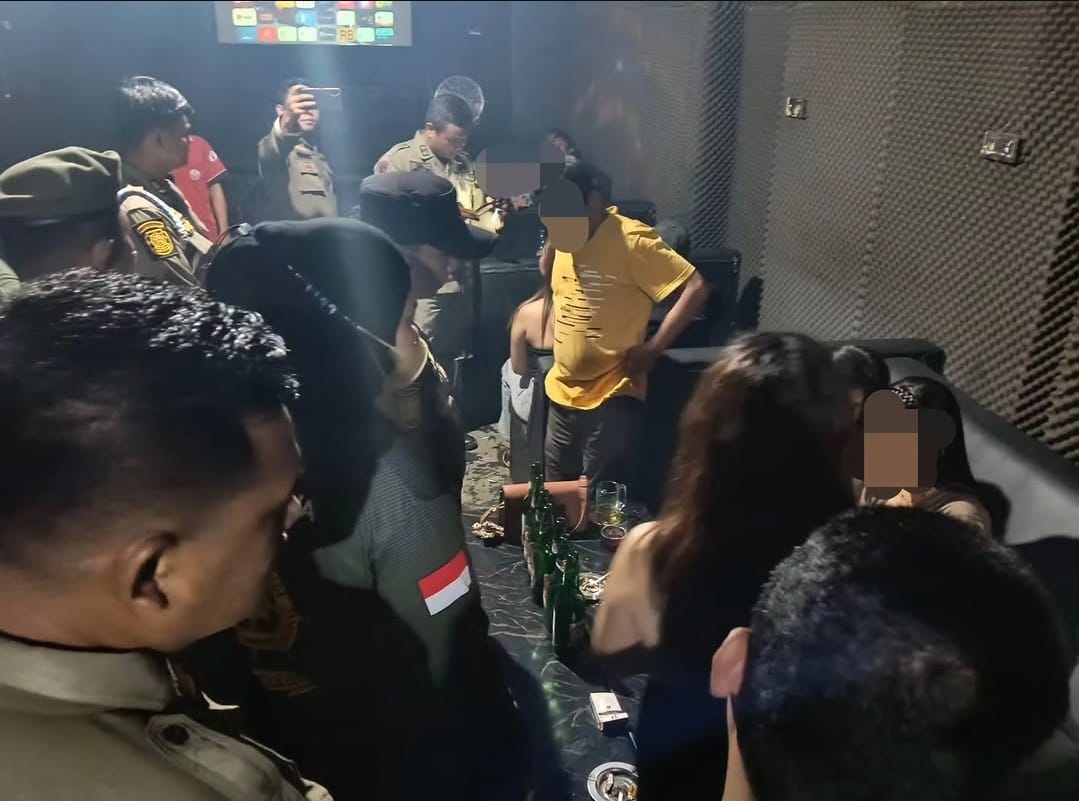 Satpol PP Padang Sisir Hiburan Malam hingga Subuh, 11 Perempuan Diamankan