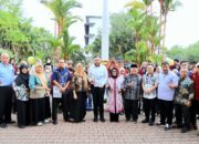 Incar Kota Terbersih No 1 Indonesia, Pemko Padang Lepas 312 Mahasiswa UNES-AAI Disisir ke 11 Kecamatan