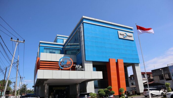Kepulan Asap Kian Pekat, Bank Nagari Sebar 204.500 Masker untuk Pelajar dan Warga Sumbar