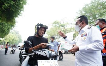 2.589 Warga Terserang ISPA, Bupati Eka Putra Bagikan Masker dan Siapkan Posko Kesehatan
