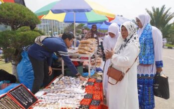 Jemaah BKMT Padati Islamic Centre Padang Panjang, UMKM Raup Berkah