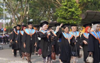 441 Lulusan ISI Padang Panjang Resmi Diwisuda, Hendri Arnis: Jangan Berhenti Berkarya