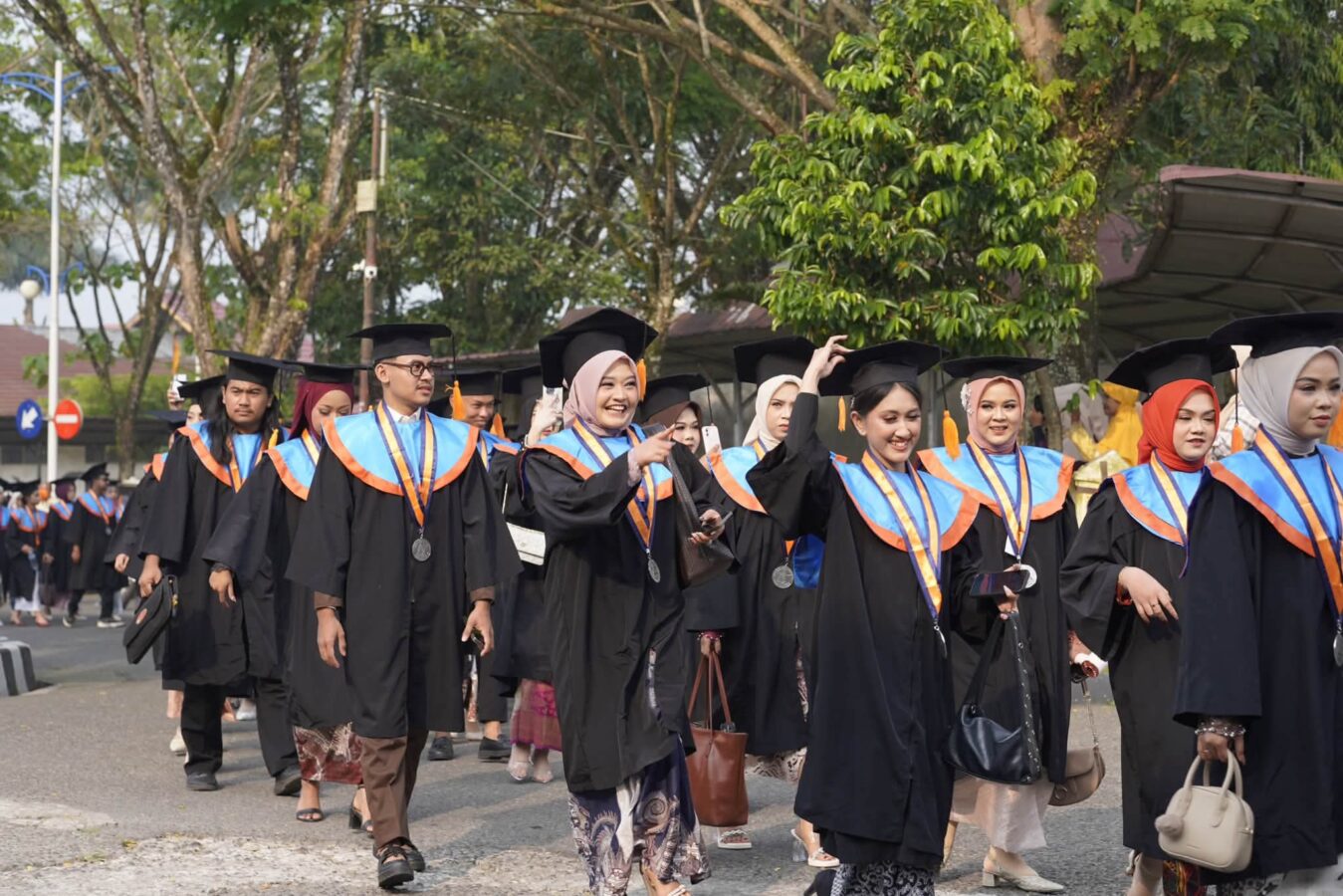 441 Lulusan ISI Padang Panjang Resmi Diwisuda, Hendri Arnis: Jangan Berhenti Berkarya