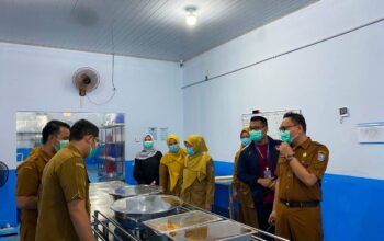 Sekda Pasbar Sidak Dapur MBG, Sejumlah SPPG Belum Penuhi SOP