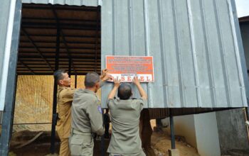 Pemko Payakumbuh menyegel tiga bangunan tanpa izin di tiga kecamatan dalam penertiban Tahap II 2026 untuk menjaga ketertiban tata ruang.