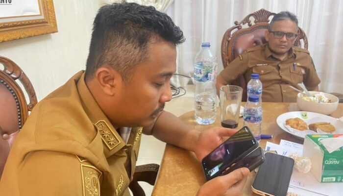 Longsor Arosuka Putus Dua Akses Jalan, Wagub Vasko Minta Alat Berat Segera Diturunkan