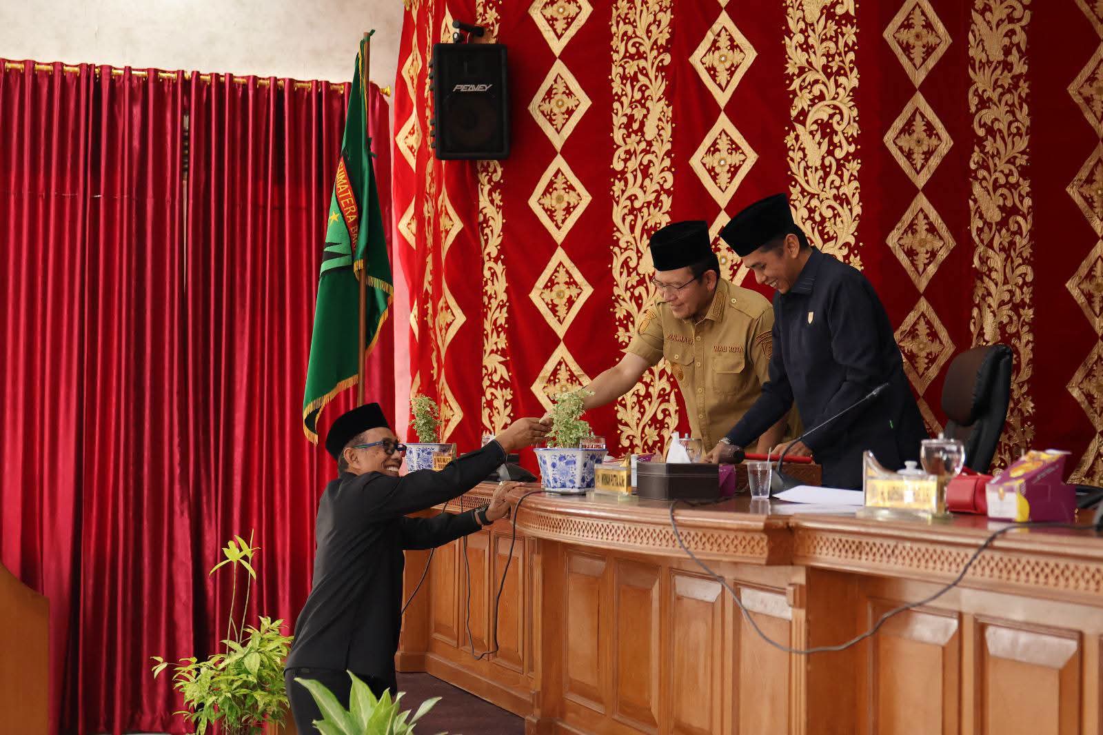 RAPBD 2027 Dibahas, Wako Zulmaeta Pastikan Masukan Fraksi DPRD Payakumbuh Ditindaklanjuti