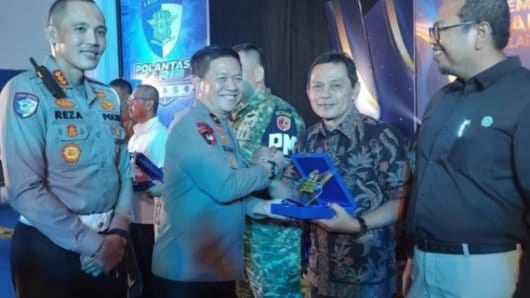 Widya Navies Bikin Bangga! PWI Sumbar Terima Penghargaan dari Ditlantas Polda Sumbar