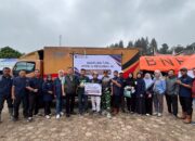 PTPN IV Regional IV menunjukkan kepedulian terhadap masyarakat terdampak bencana dengan menyalurkan bantuan Tanggung Jawab Sosial dan Lingkungan (TJSL) bagi warga yang terdampak banjir bandang di Jorong Kayu Aro, Nagari Batang Barus, Kabupaten Solok,