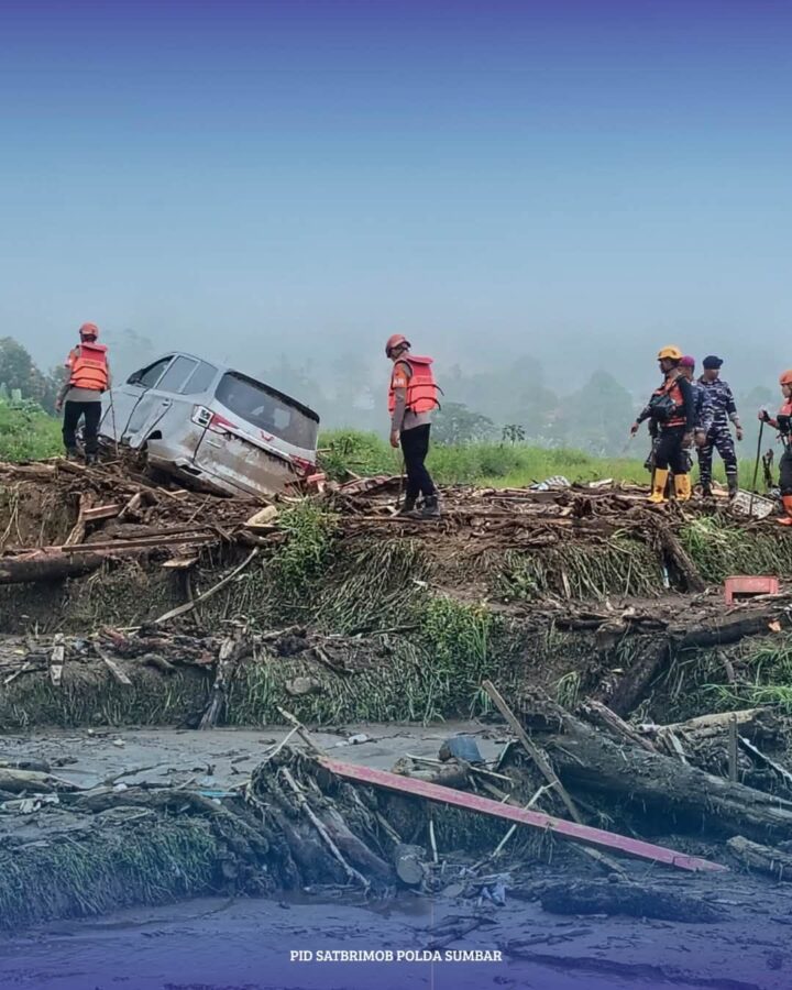 Brimob, TNI dan Basarnas Kembali Sisir Arosuka, Korban Galodo Masih Dicari