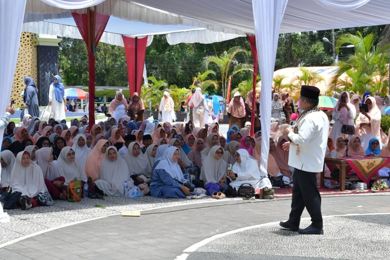 Ribuan Jemaah Padati Lubuk Basung, Bupati Agam Benni Warlis Gaungkan Pesan Khusus di Forum Yasin Sumbar