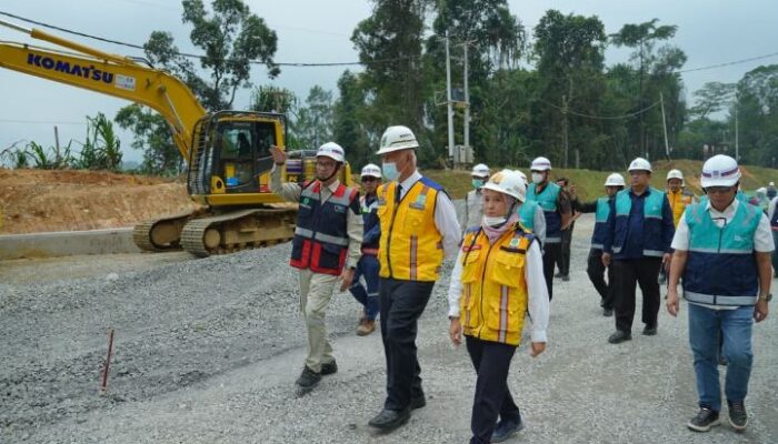 Gubernur Mahyeldi Tinjau Proyek Fly Over Sitinjau Lauik: Masalah Lahan Tuntas, Fisik Mulai Berjalan