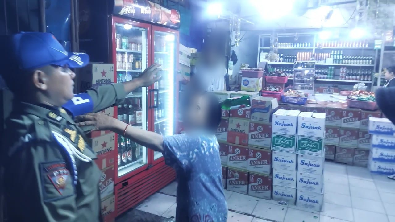 Razia Minol di Padang Ricuh, Dua Petugas Satpol PP Luka Diserang Botol