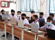 PBM Siswa Di Tengah Kepungan Kabut Asap, Sekolah di Padang Larang Olahraga Lapangan dan Wajibkan Masker
