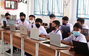 Sekolah di Padang Wajibkan Masker & Setop Kegiatan Outdoor