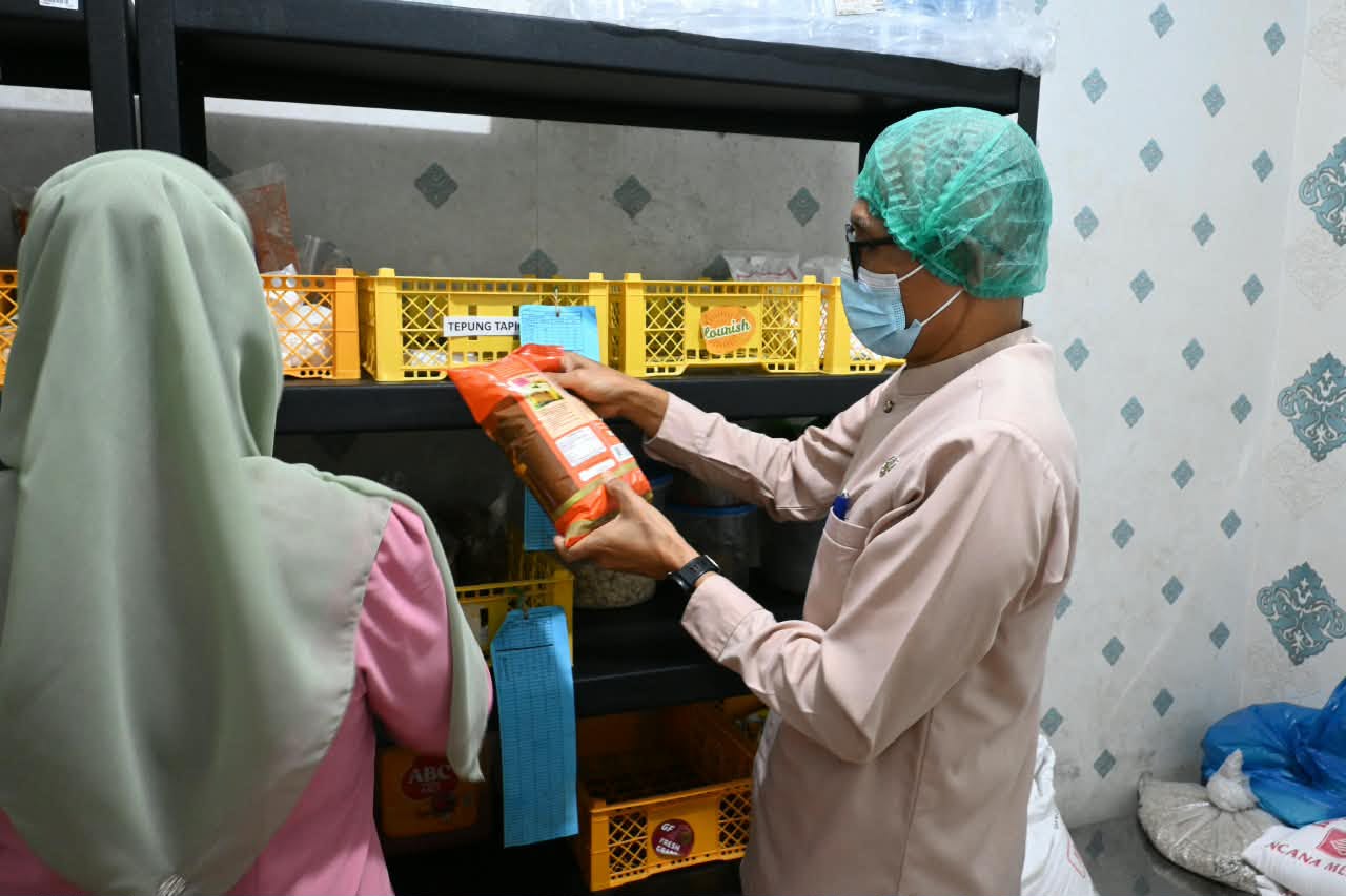 Pemko Padang Perketat Keamanan Pangan MBG, Sampel di 10 SPPG Diuji Residu Pestisida
