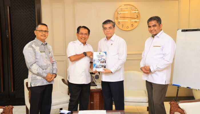 Bawa 5 Program Strategis ke Menaker, Bupati JKA Ngotot Dongkrak Kualitas SDM Padang Pariaman