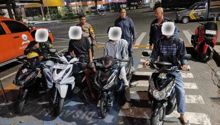 Patroli Polresta Padang Malam Hari: Timsus URC Sita 4 Sepeda Motor Balap Liar