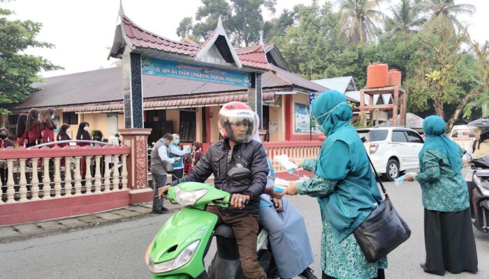 Tanggap Kabut Asap: Pemkab Padang Pariaman Tebar Masker Gratis untuk Pelajar dan Pengendara