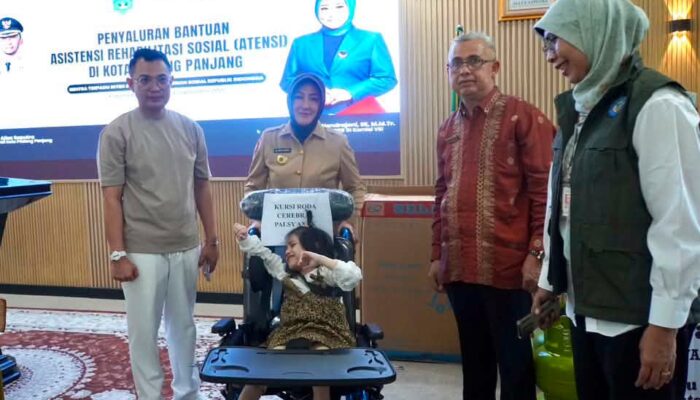 59 Warga Padang Panjang Terima Bantuan ATENSI Kemensos, Ada Alat Bantu hingga Modal Usaha