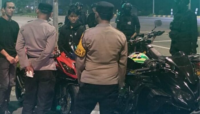 Nekat Mau Balap Liar di Bypass Padang, Sekelompok Remaja Digerebek Brimob Polda Sumbar!