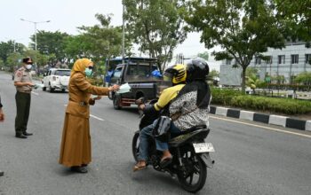 Kabut Asap di Padang: ISPU Sangat Tidak Sehat, 11.000 Masker Gratis Mulai Dibagikan Serentak!