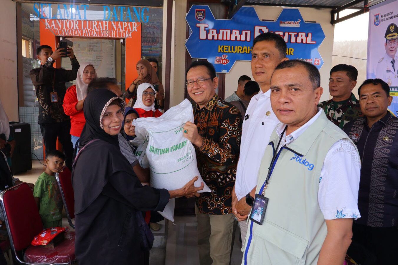 420,6 Ton Beras Disalurkan untuk 14.020 KK di Payakumbuh, Penerima Bertambah