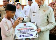 Rajin Salat Subuh Berjamaah, 600 Siswa SD-SMP di Padang Terima Reward Rp300 Ribu