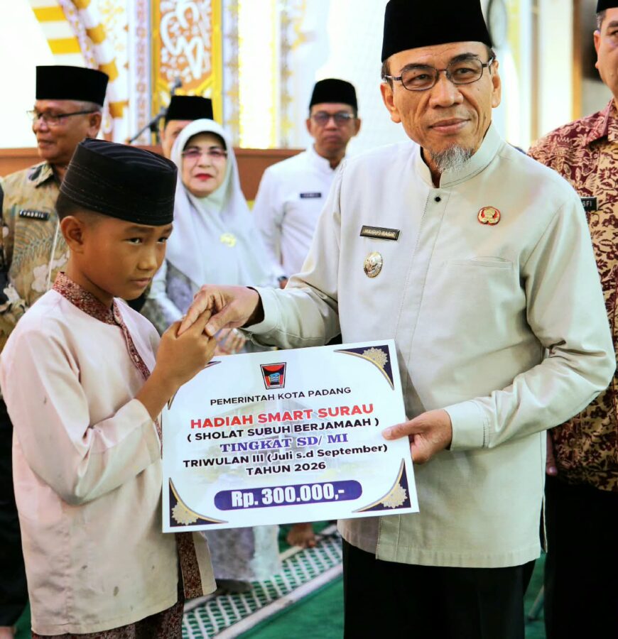 Rajin Salat Subuh Berjamaah, 600 Siswa SD-SMP di Padang Terima Reward Rp300 Ribu