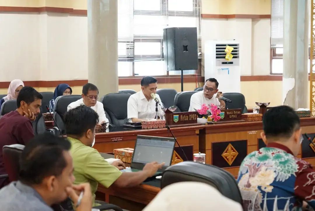 Komisi II DPRD Padang Panjang Bahas Tunggakan Pedagang Pasar Pusat Rp14,8 Miliar