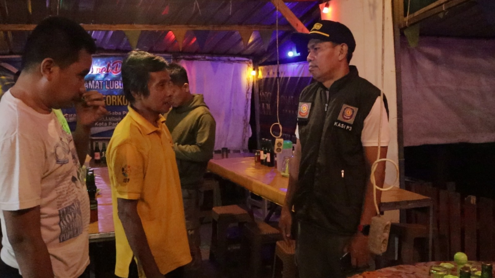 Satpol PP Padang Tertibkan Warung Karaoke Bising, Pemilik yang Membandel Dipanggil PPNS